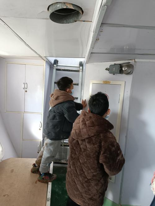 新手爸妈和娃视线齐平家中安全隐患排查实拍