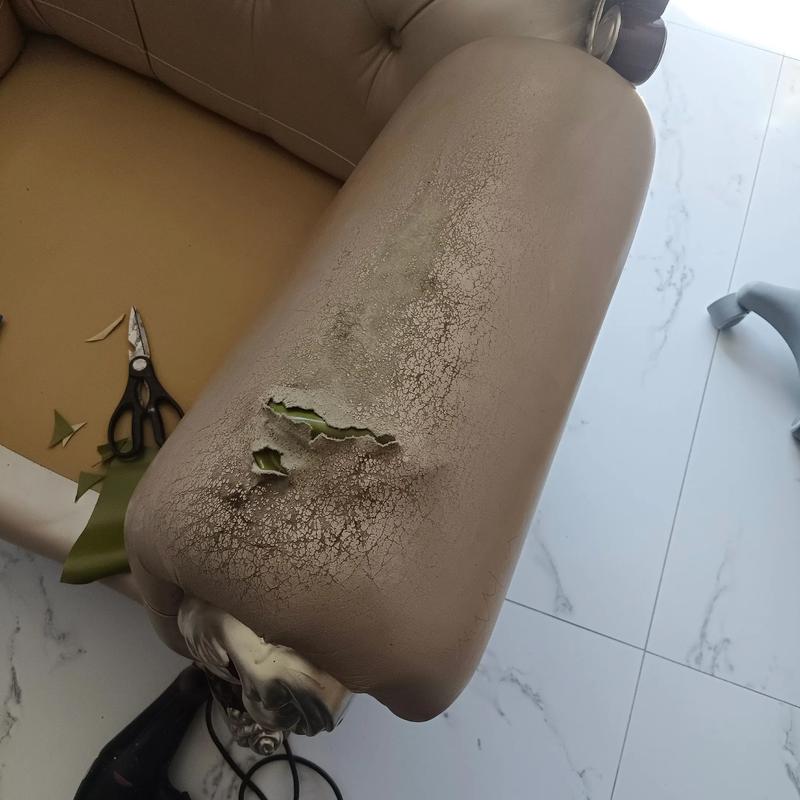 网购家具翻车现场实拍开裂沙发
