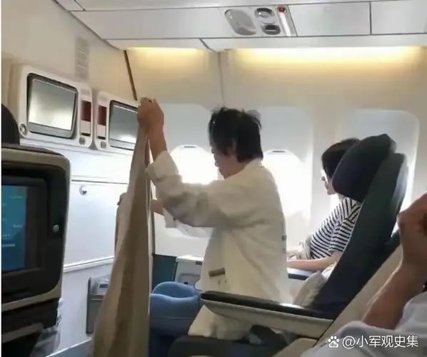 飞机客舱内颈部放松动作示意图