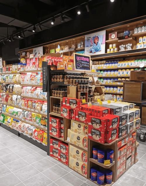 便利店进门区新消费咖啡堆头陈列