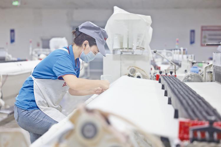 精密涂布生产线工程师操作