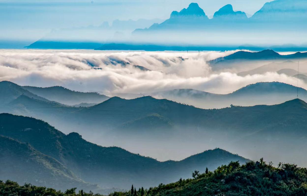 沮河小三峡峡谷晨雾绕山景观