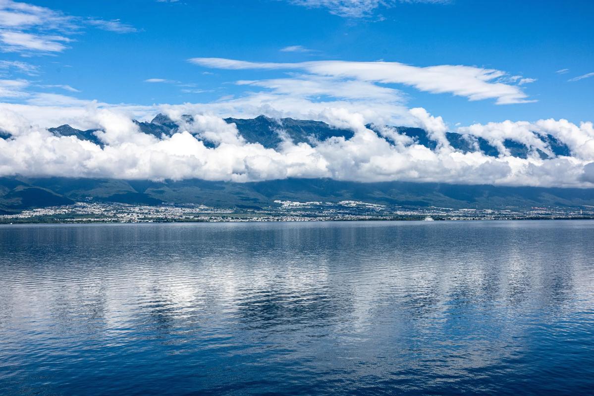 洱海全景苍山倒影