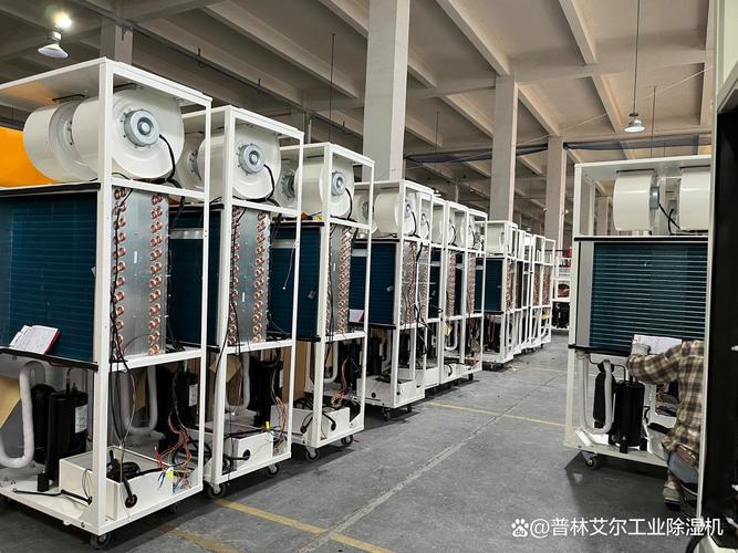 工厂车间安装工业除湿机现场图