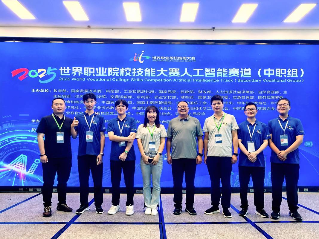 世界技能大赛中国选手专注比赛现场