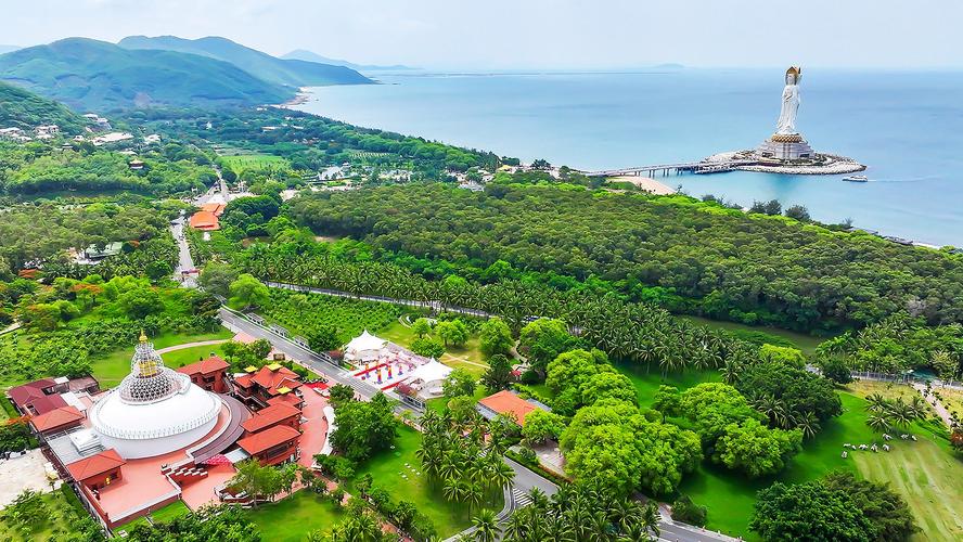 三亚南山文化旅游区正门海边全景