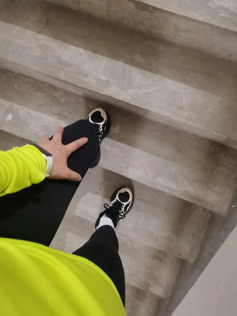 三、阶梯的存在主义：为什么我们爱爬山，却讨厌爬楼？