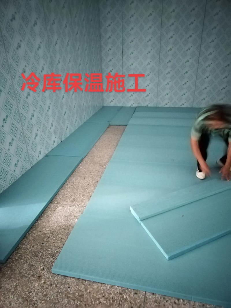 冷库保温板拼接缝发泡施工细节