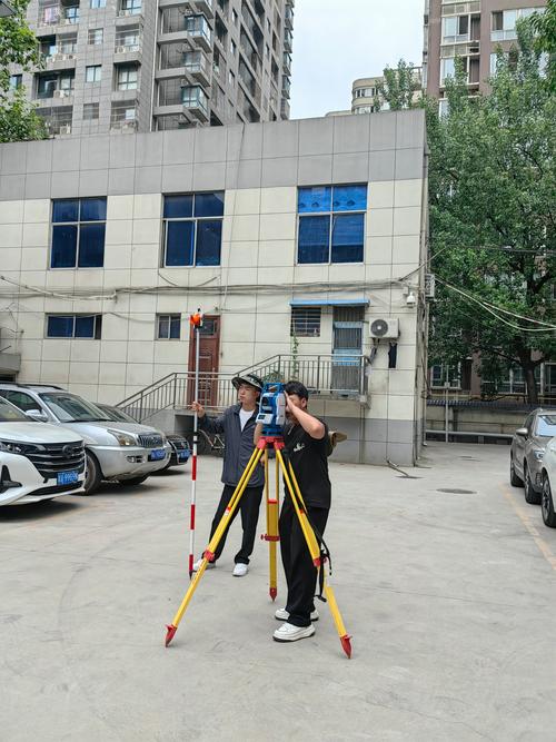 相邻权采光纠纷楼间距测量现场
