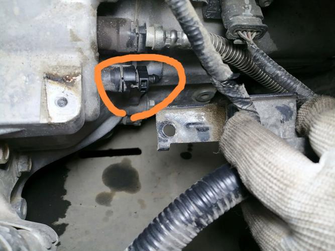 汽车制动分泵手动排空气操作实拍