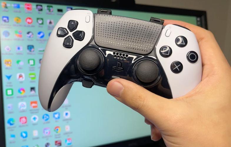 PS5主机和手柄合影温馨场景