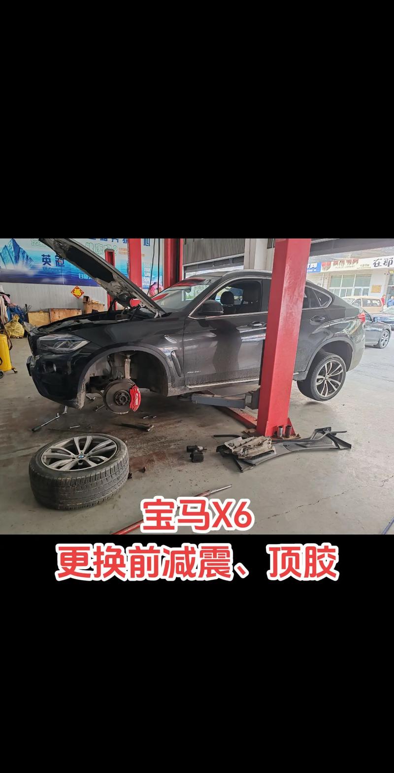 维修厂卡尺测量汽车减震顶胶厚度实拍