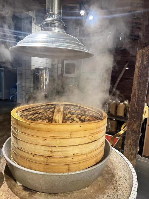 深夜茶楼蒸笼热气