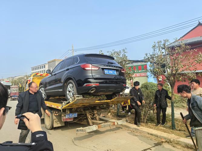 法院强制执行扣押车辆现场