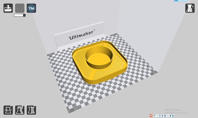 中学生展示自己设计的3D打印流浪猫食盆