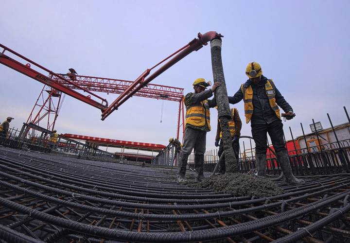 上海建设工程工地工人现场作业图