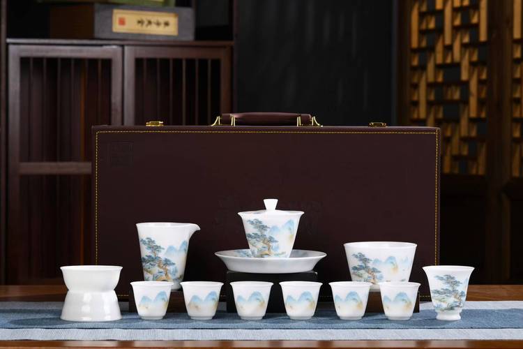 景德镇陶瓷市场档口原创青绿山水茶具实拍