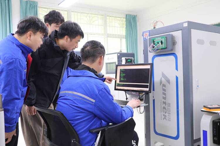 职业院校校企共建电子实训生产线现场实拍