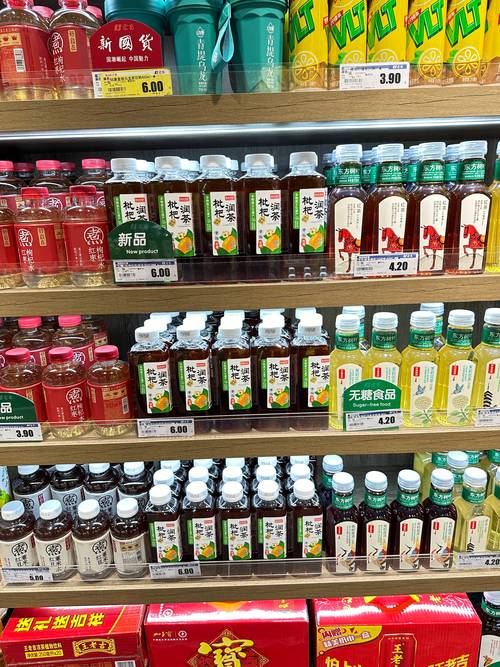 国内超市货架瓶装果茶产品陈列