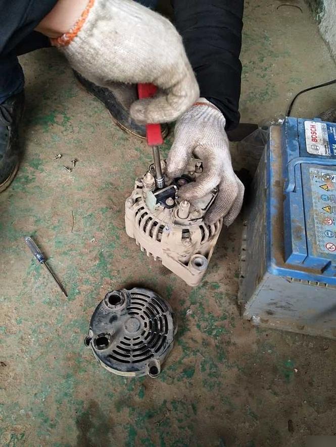 南京汽修厂拆汽车发电机检查现场