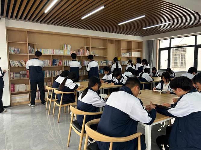 中学校园学生自主读书沙龙实景
