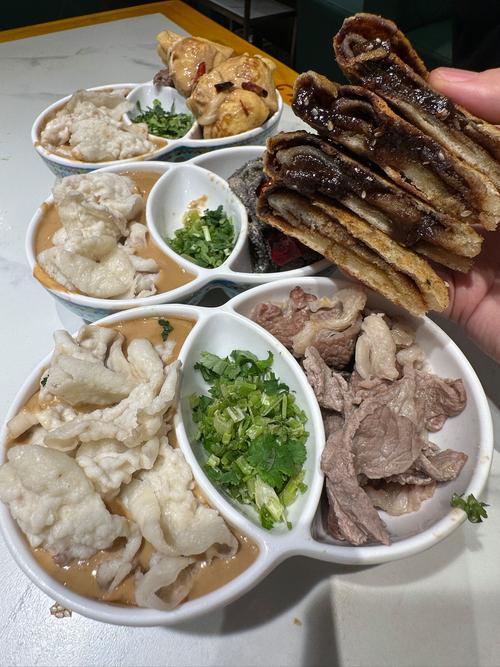 吃完这口本地菜再走