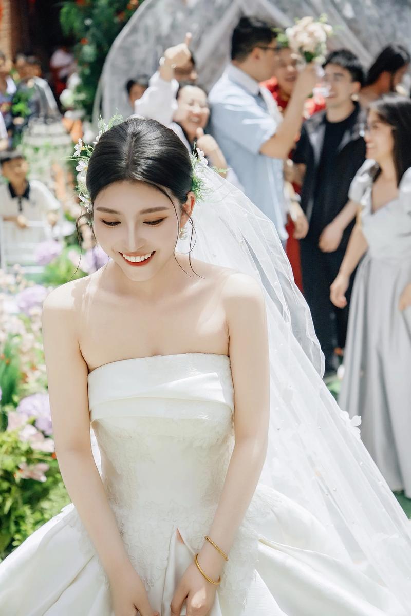 策划师私藏:如何让抛捧花环节真正出彩