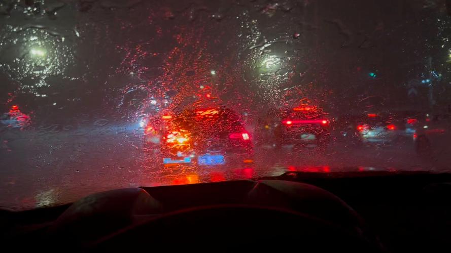 极端暴雨天气无人驾驶车载摄像头实拍画面
