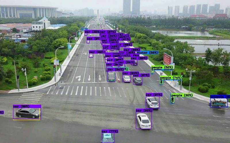 商场无源人群密度监测系统布设实景图