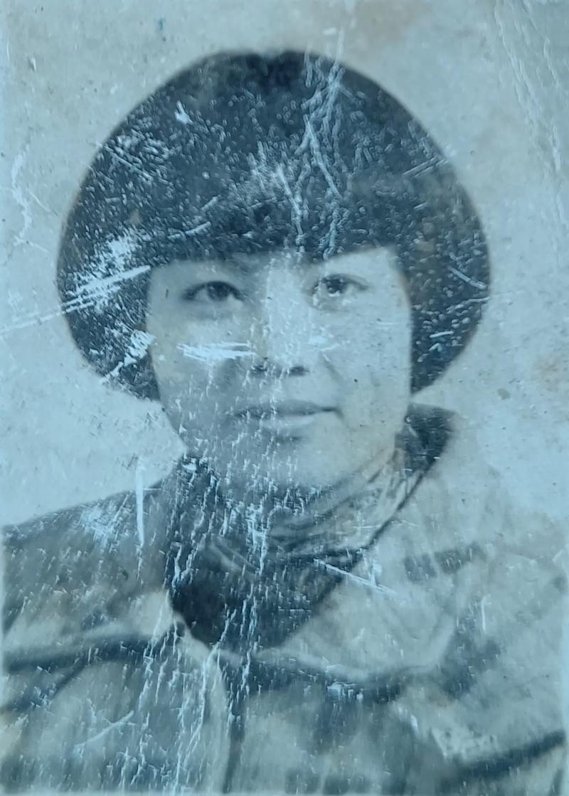 差点被我撕掉的那叠老照片,救回了一段快要消失的记忆-因为所以