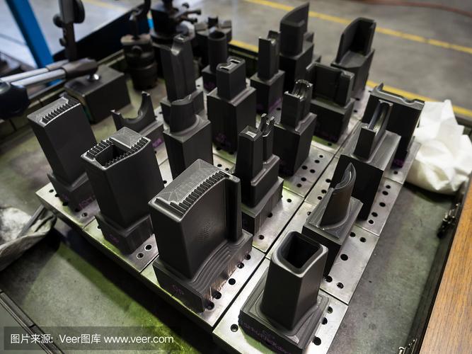 数控电火花成型机床加工折叠屏转轴石墨模具