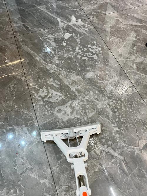 拖完地的十分钟，是完全属于我的