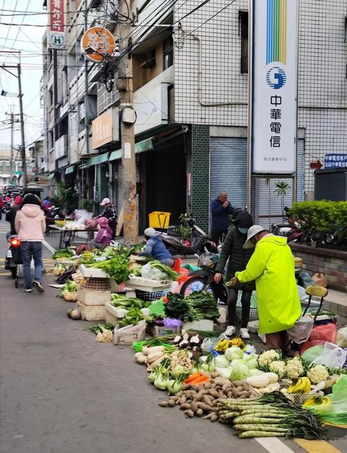 内厝澳码头的菜市场，藏着岛民的真实生活