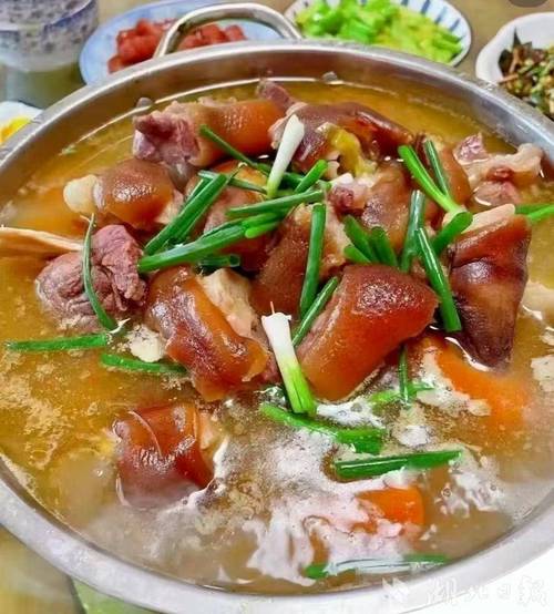 南漳漳河边农家乐腊猪蹄火锅
