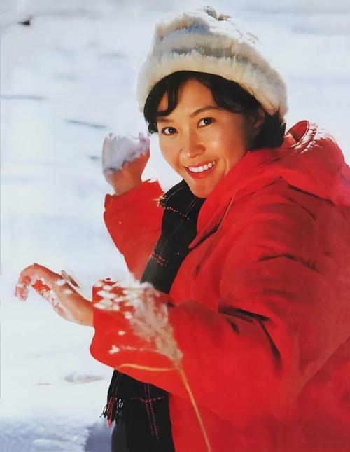 80年代电影风雪夜街头人物围巾剧照
