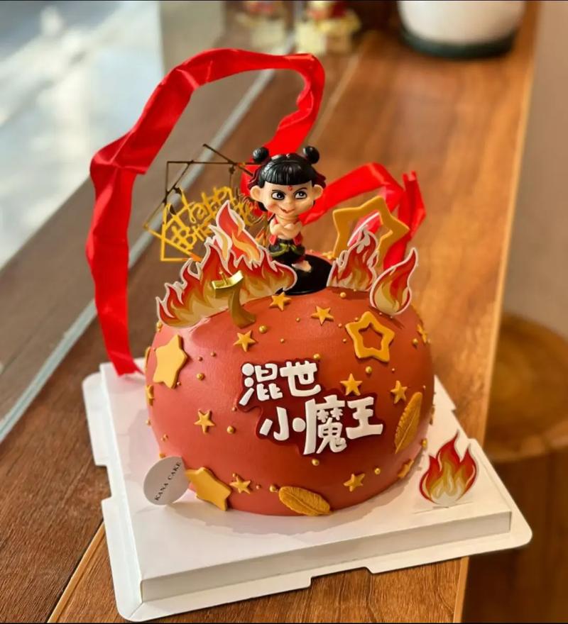 那个扣蛋糕踩眼镜的三岁小魔王,到底在闹什么