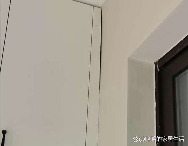 定制衣柜与墙面缝隙收口实拍图