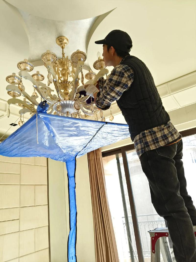 水晶灯清洁后光泽对比实拍
