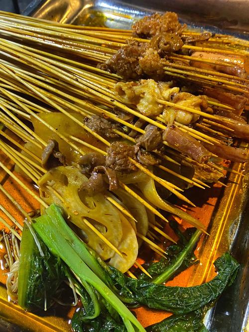 三、一个人的狂欢：康二姐串串香（中道街店）