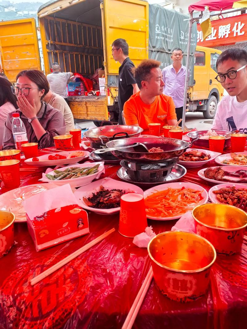 变了味的婚庆,和回不去的流水席