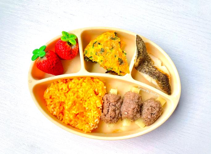 宝宝餐桌自制手指食物拼盘实拍