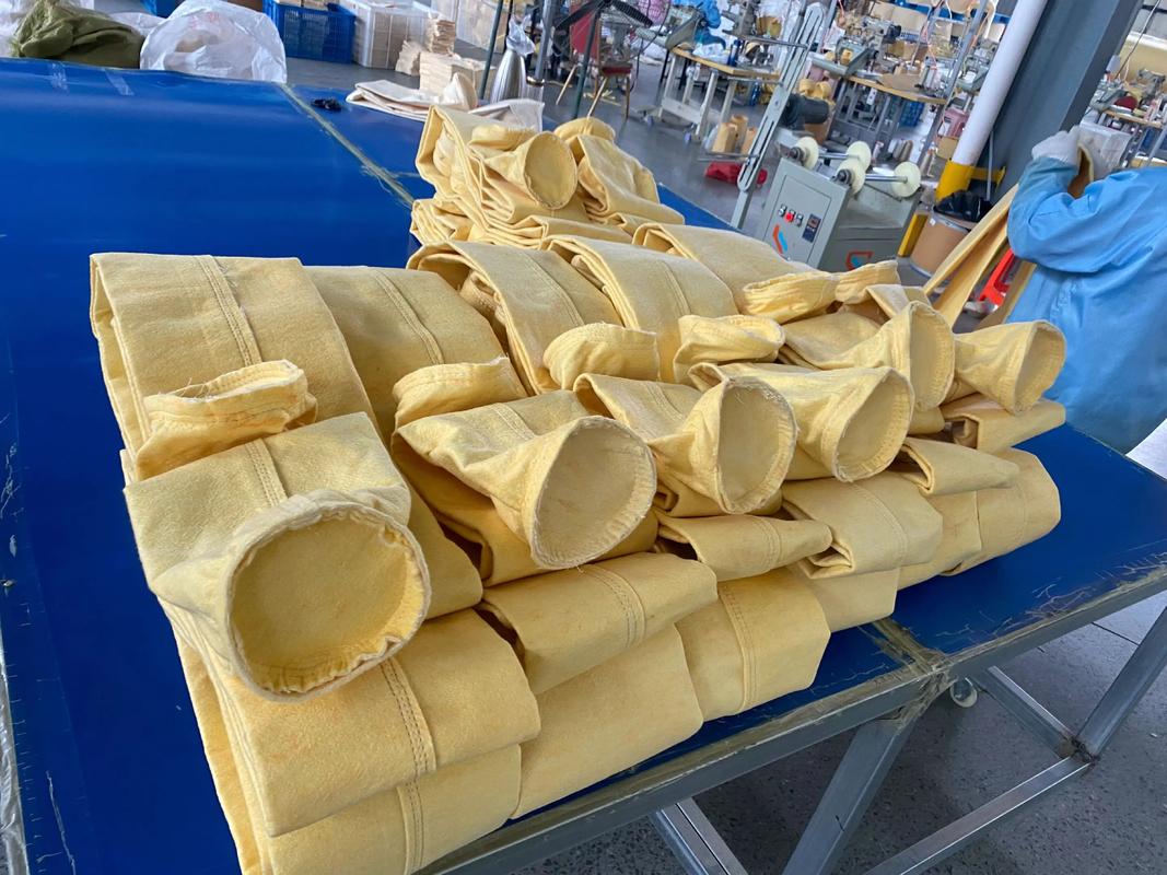 破损工业滤袋与完好滤袋对比 化工车间