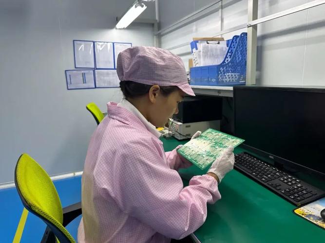 制造车间来料检验抽样检查现场