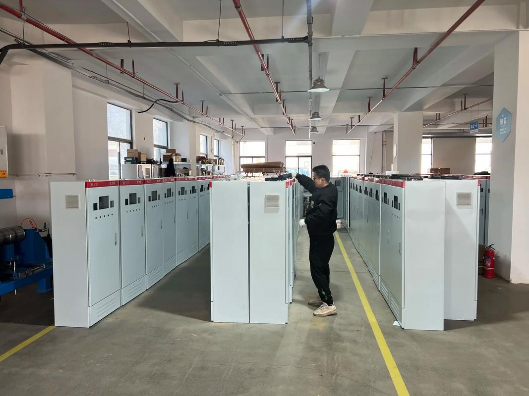 工厂自动化生产线PLC控制柜实拍