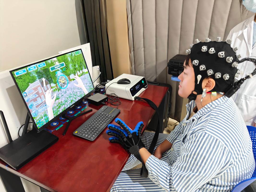 非侵入式脑机接口抑郁症治疗临床测试图