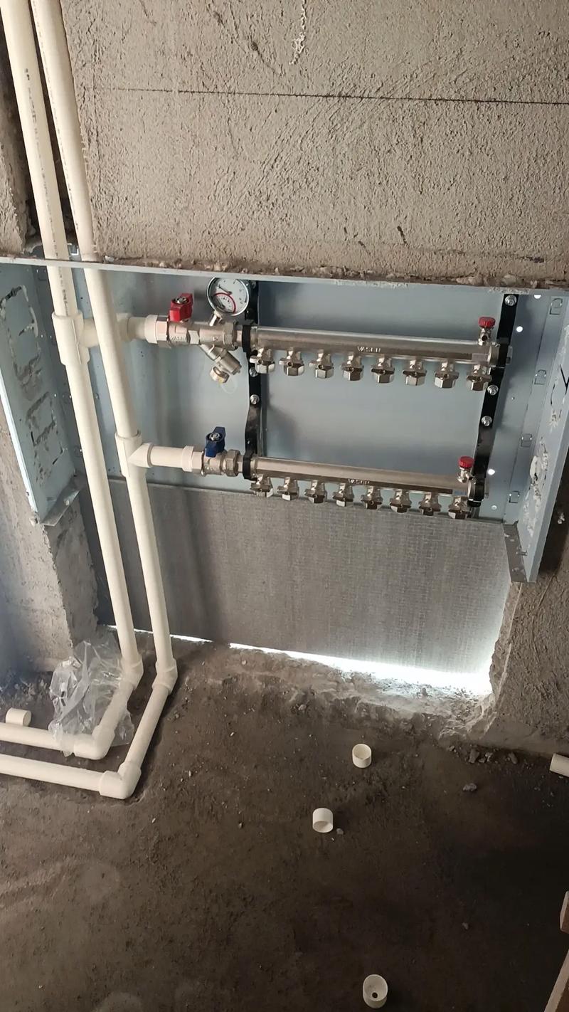 分集水器与全屋定制柜检修口安装图