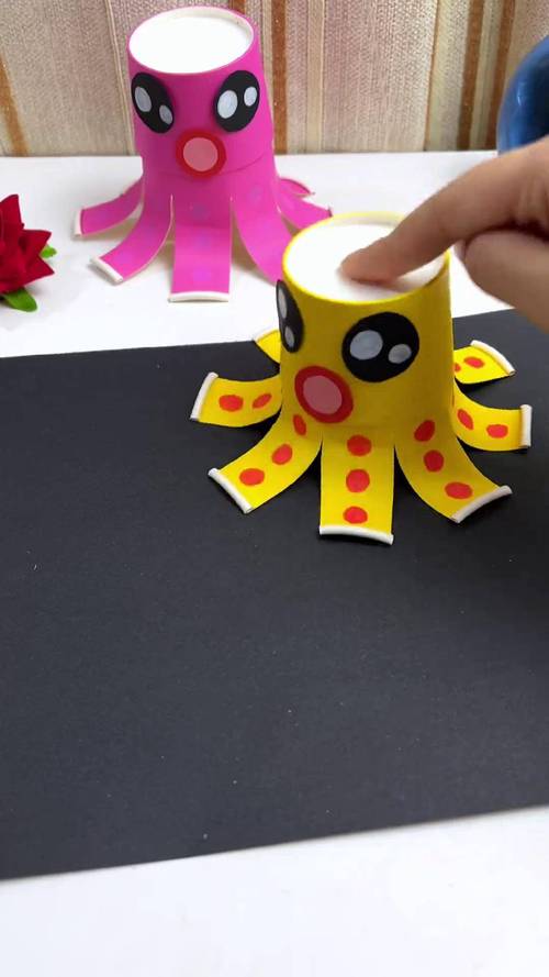 幼儿园手工失败纸杯章鱼像外星生物搞笑对比