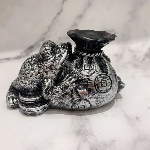 客厅财位摆放金蟾水晶球装饰