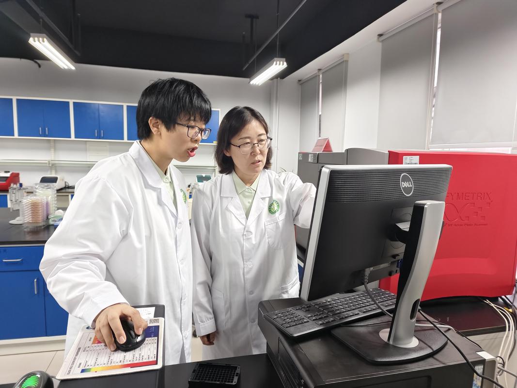 本科生使用学术助理整理科研文献场景