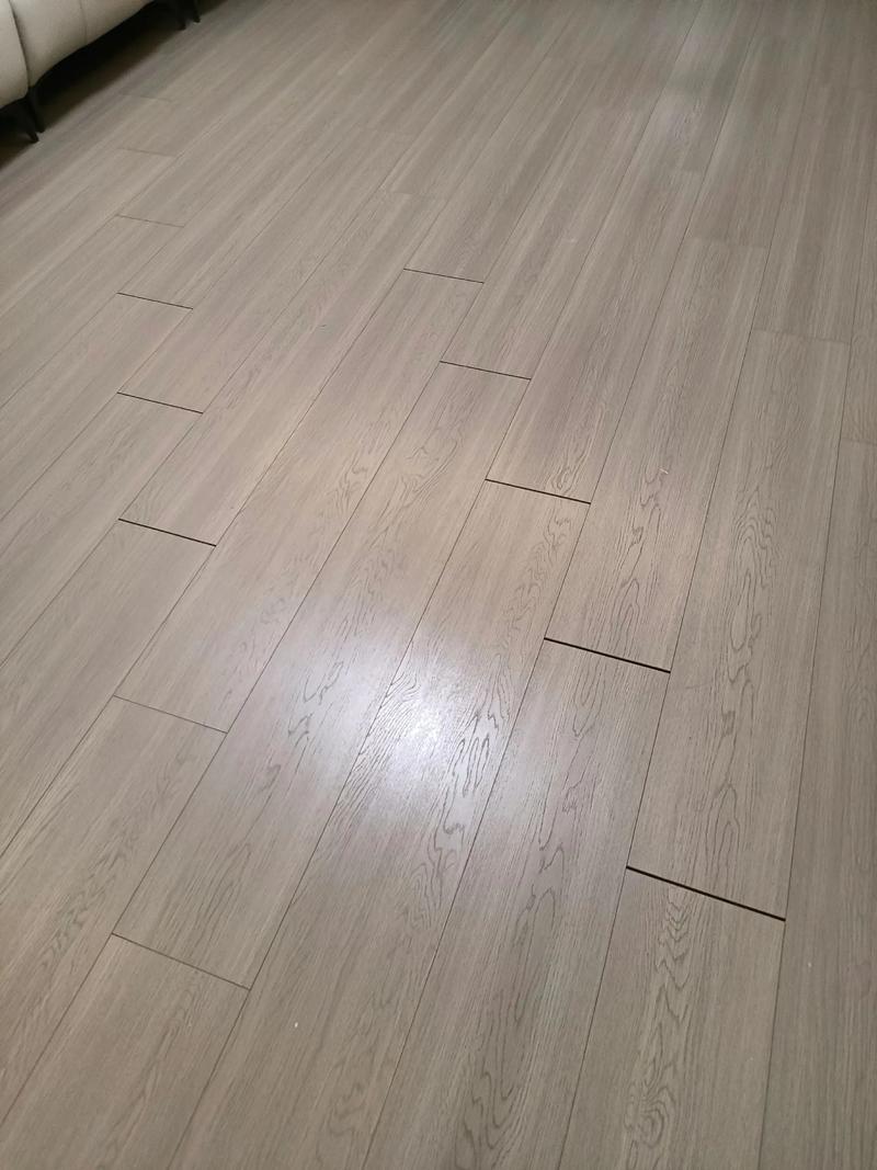 木地板缝隙验收细节对比
